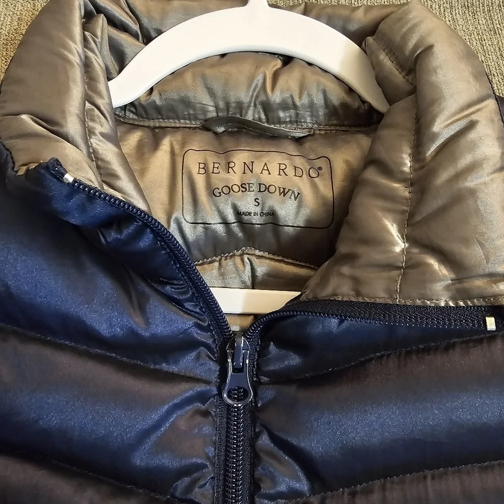 Bernardo Goose Down Dark Blue Gray Outdoor Cozy Puffer Vest Size Small - Picture 3 of 7